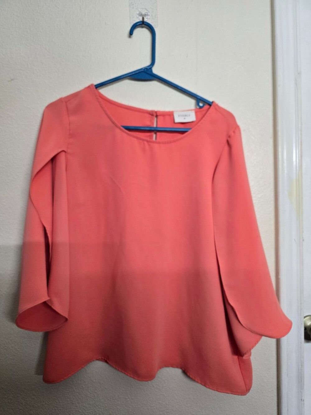 Everly Coral Bell Sleeve Blouse Size M Flowing Top